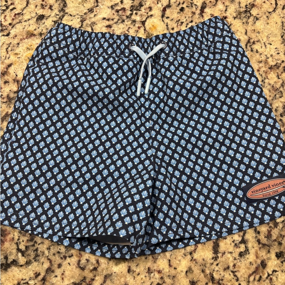 Vineyard Vines Women's Navy and Light Blue Athletic Shorts